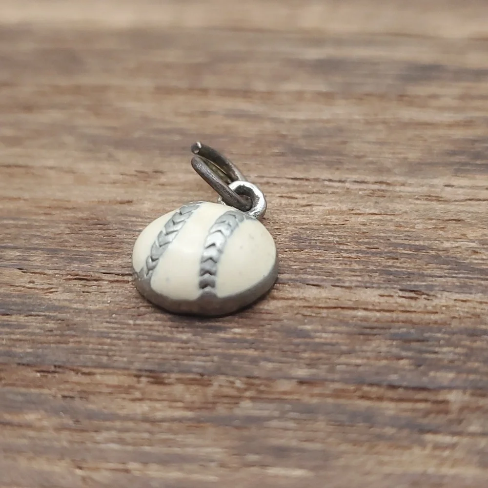 Baseball‎ charm - Picture 2 of 2
